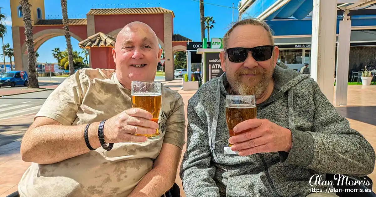 Alan Morris and Martin Purdom at Pizzeria La Sombre in Los Narejos.